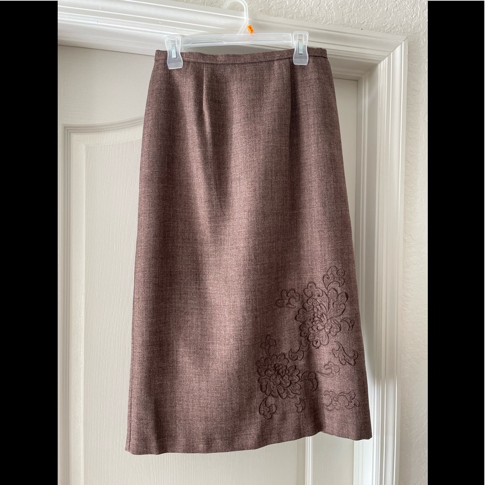 NWT Sag Habor Size 10 Petite Brown Embroidered Lined Skirt with Back Slit Vent
